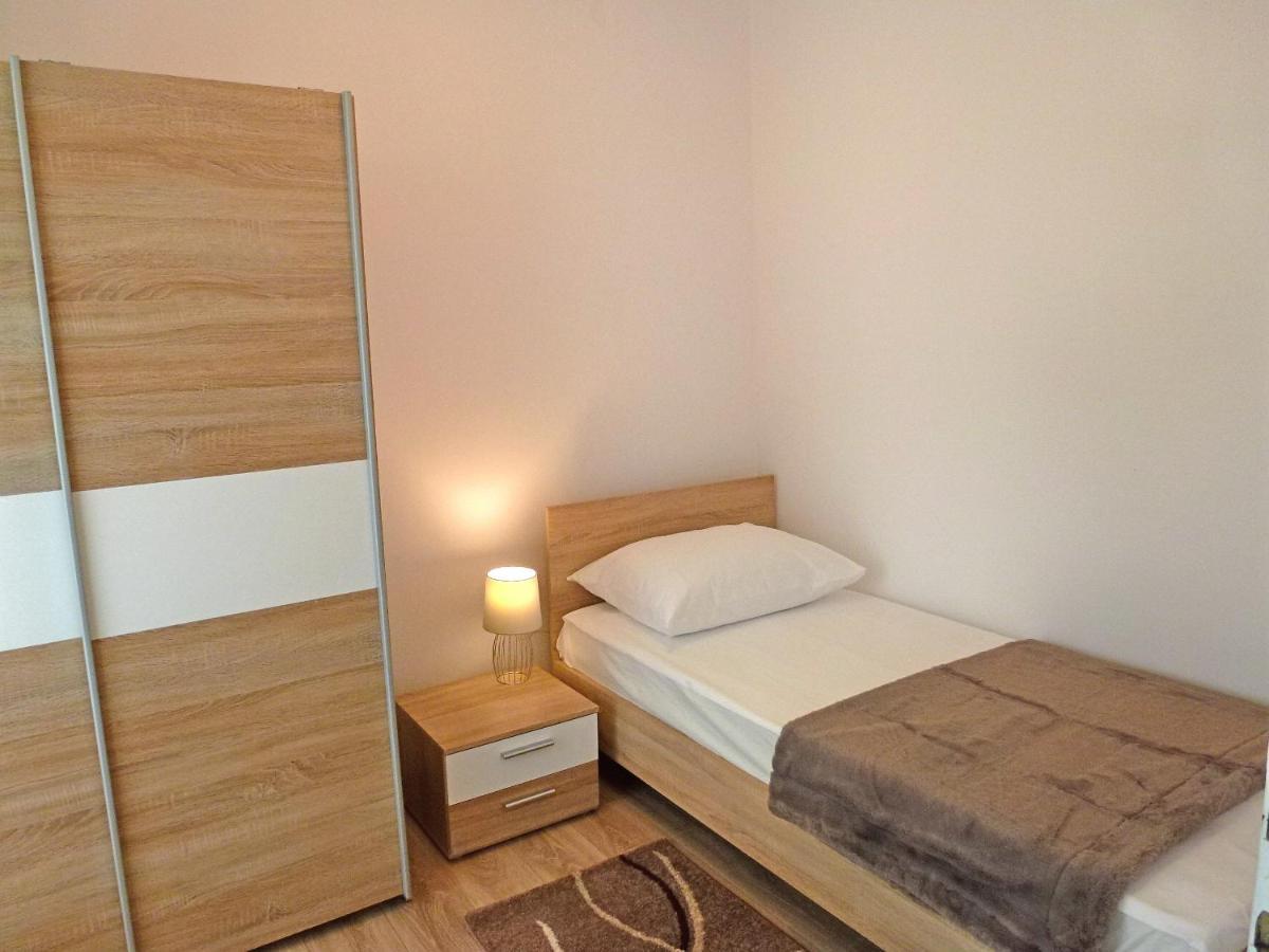 Apartment Ruza Njivice Exterior foto